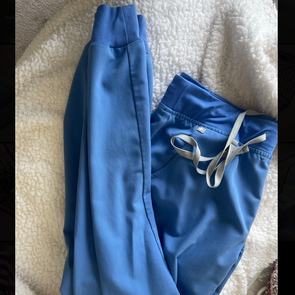Figs scrubs